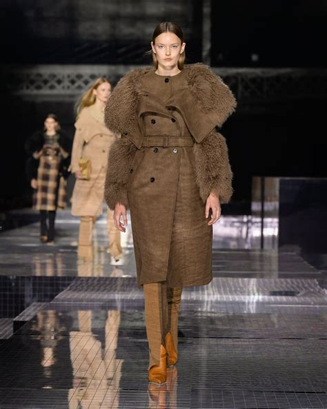 Burberry Autumn/Winter 2020 Collection Show Review 